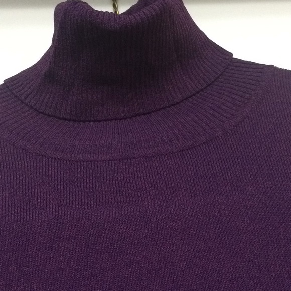 Stretch short sleeve turtleneck - Picture 2 of 3